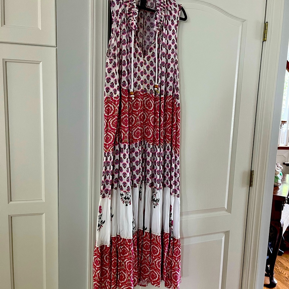 Gorgeous long dress. Colors are so vibrant! Never worn.